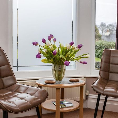 Отель Thornbank House Offering Breakfast And With The Use Of Free Local Health Club Уиндермир Экстерьер фото