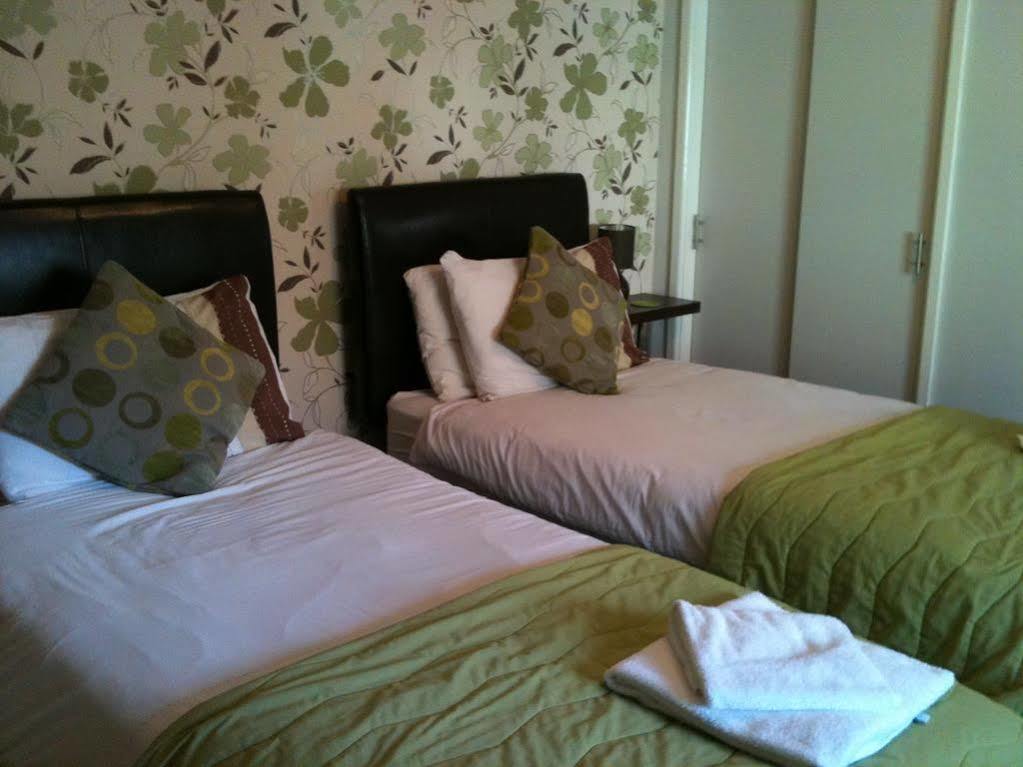 Отель Thornbank House Offering Breakfast And With The Use Of Free Local Health Club Уиндермир Экстерьер фото
