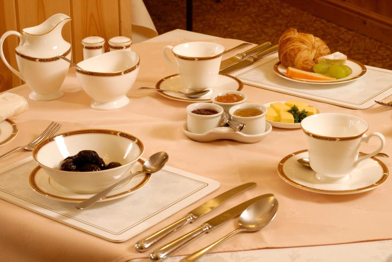 Отель Thornbank House Offering Breakfast And With The Use Of Free Local Health Club Уиндермир Экстерьер фото